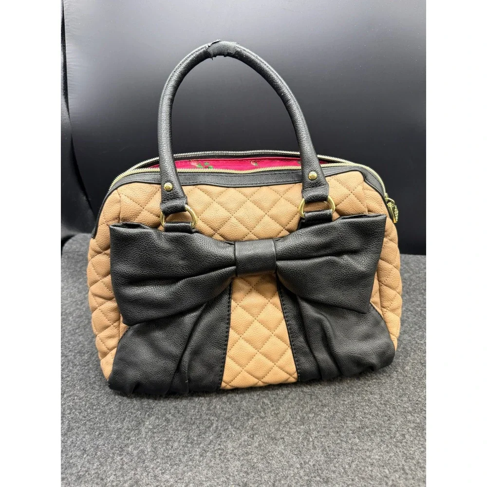 Vintage Betsey Johnson Satchel Quilted Large‎ Bow Tan Black Handbag READ